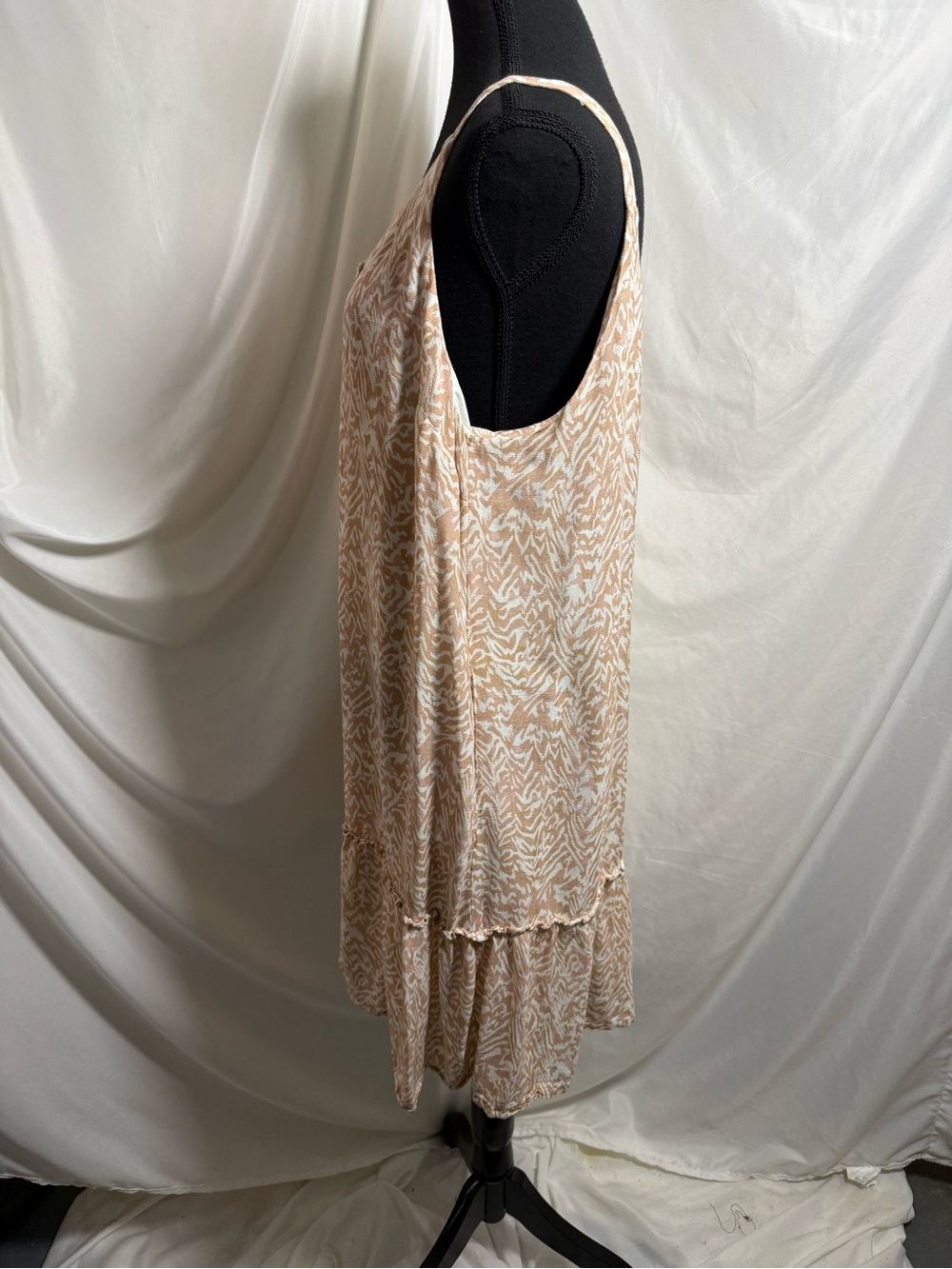 272) Tribal Beige & White Printed Sleeveless Button Front Dress - Picture 4 of 9